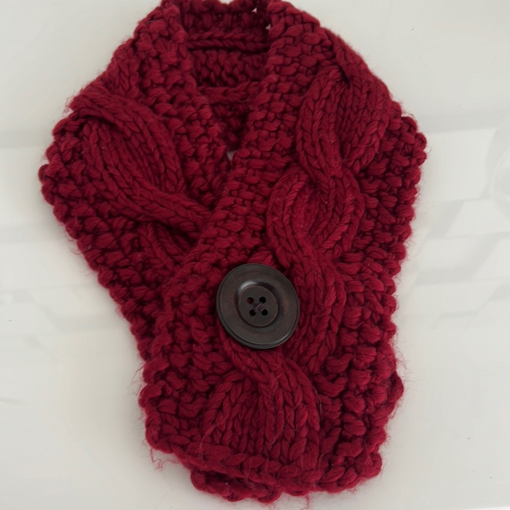 Fossil Single Button Scarf - Picture 5 of 5